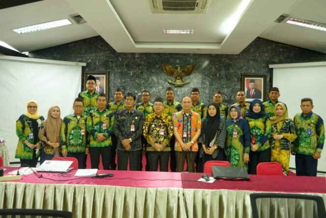 
					Penjabat Bupati Tapin Laksanakan Evaluasi Kinerja Triwulan III