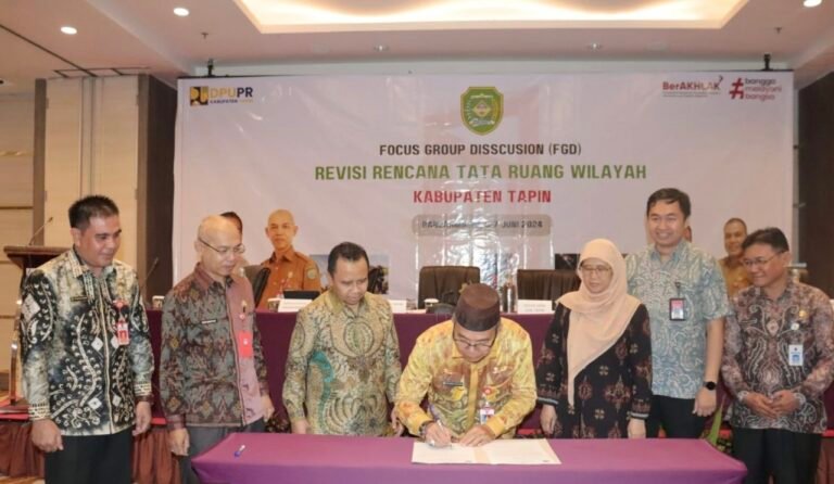 Pj. Bupati Tapin Hadiri FGD Revisi RTRW