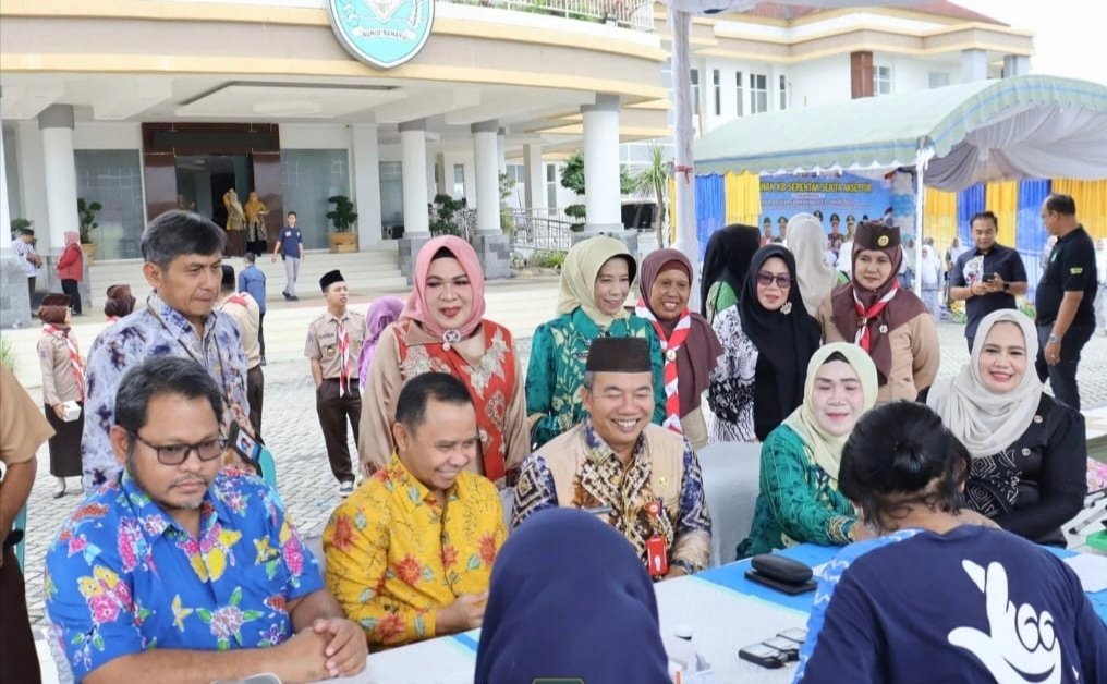 PJ.Bupati Tapin dan Ketua DPRD Tapin Meriahkan Acara Harganas ke-31 Tahun 2024