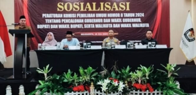 
					KPU Kabupaten Mojokerto Sosialisasikan Aturan Pencalonan Kepala Daerah di Aston Hotel