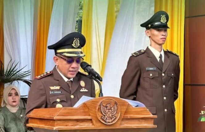 
					Kejari Tapin Gelar Apel Upacara HBA Ke-64