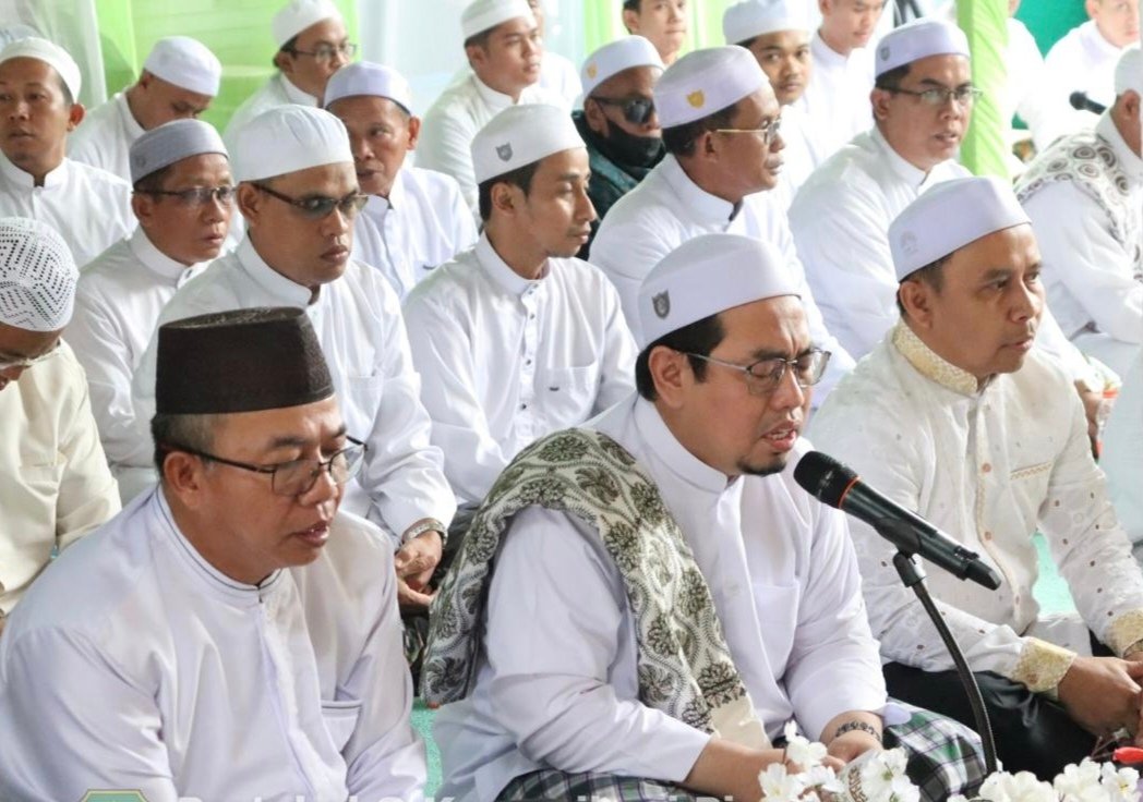 PJ.Bupati Tapin Dan Ketua DRPD Tapin H.m.Yamani Hadiri Haul Datu Sanggul ke-259