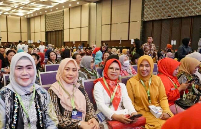 
					Ketua TP PKK Tapin Hadiri Rakornas Posyandu 2024 di Tanggerang Banten 