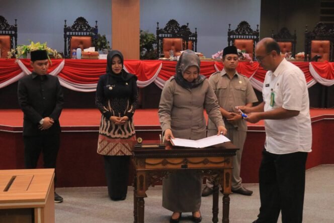 
					Rapat Paripurna Penetapan Calon Pimpinan DPRD Kabupaten Mojokerto 2024-2029, Begini Hasilnya