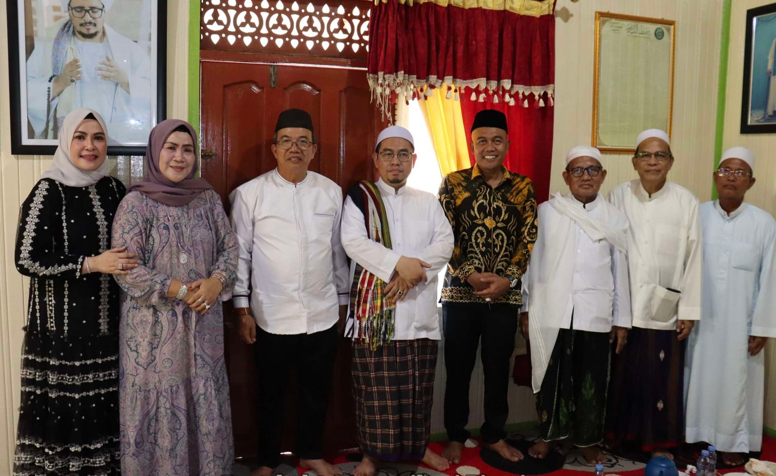 Pj.Bupati Tapin dan Ketua TP-PKK Tapin Hadiri Undangan Haul KH.Yajid Fahmi