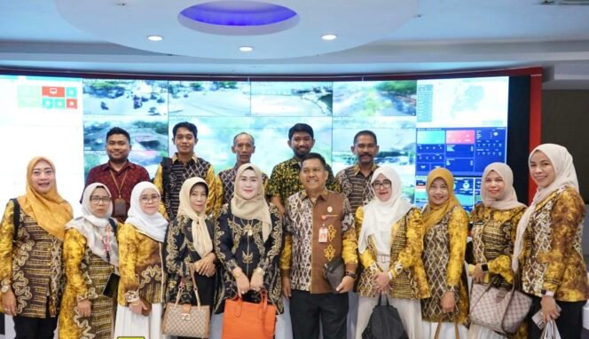 
					PJ Ketua TP PKK Dampingi Kaji Tiru FKKS Tapin Ke Kota Makasar 