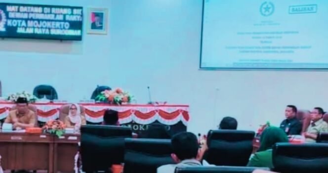 
					DPRD Kota Mojokerto Lakukan RDP Dengan PUPR Perakim Terkait Kantor Dewan Baru

