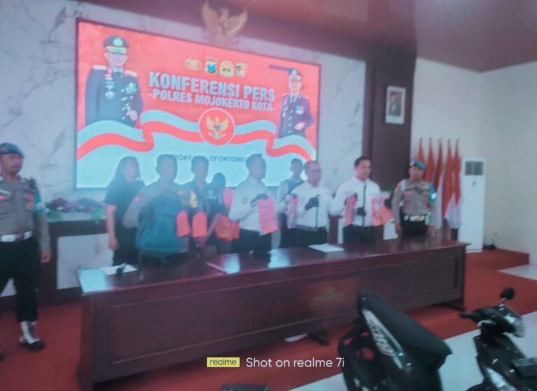 Hebat, Dua Komplotan Pencuri & Penjambret Ditangkap Resmob Polresta Mojokerto