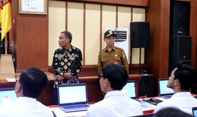 
					Sekretaris Daerah Tapin Meninjau Seleksi CAT CPNS 2024