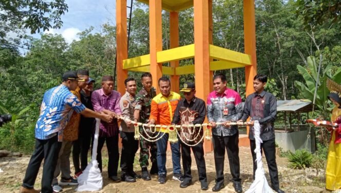 
					Bersama BRE, Asisten Ekobang Resmikan Sumur Bor Desa Beramban Piani
