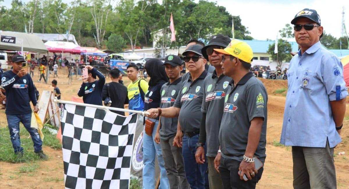 Pj. Bupati Tapin Buka Aufar Grasstrack Motocross Open 2024 di Binuang