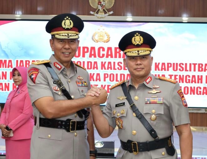
					Kapolri RI Liatyo Sigit Lantik Kapolda Kalsel Baru Irjen Pol Rosyanto Yudha Hermawan