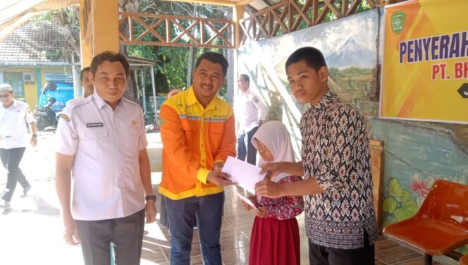
					PT.BRE Salurkan Bantuan Beasiswa Prasejahtera