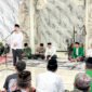 Bupati Mojokerto Serahkan Hibah Rp 100 Juta Untuk Pembangunan Masjid Ainul Yaqin Dalam Safari Ramadan
