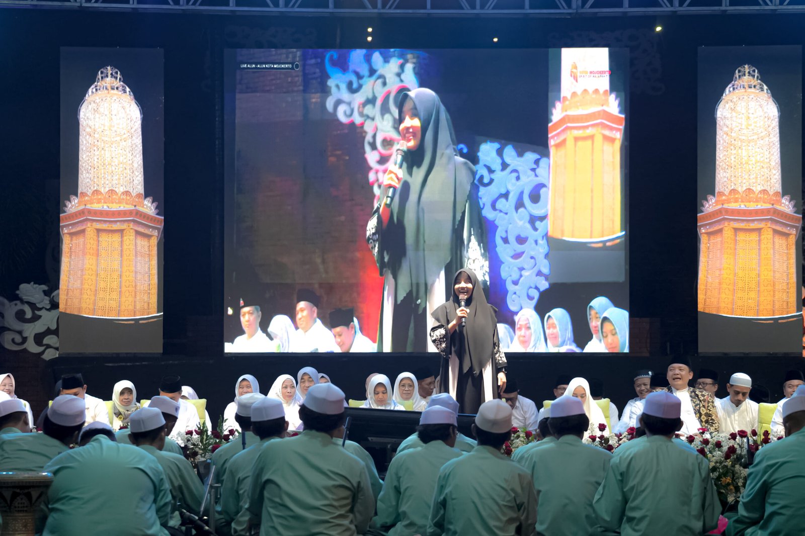 Peringatan Nuzulul Quran di Alun-alun Wiraraja, Ribuan Jamaah Khidmat Ikuti Tausiah Ustadzah Mumpuni