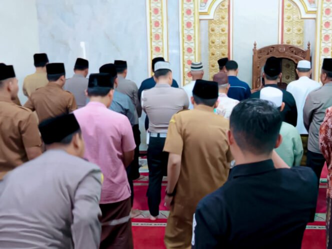 
					Polres Mojokerto Kota Gelar Salat Ghaib untuk Tiga Anggota Polri yang Gugur di Lampung