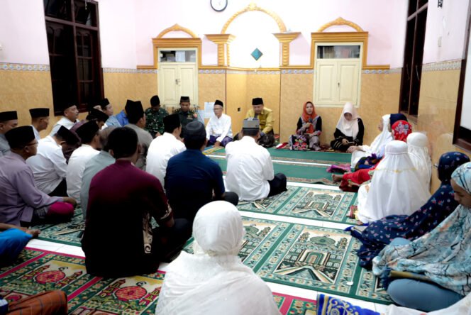 
					Safari Ramadan: Ning Ita Tekankan Pentingnya Memakmurkan Tempat Ibadah daripada Kemegahannya
