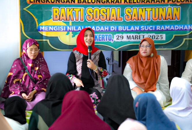 
					Ning Ita Bersama Muslimat NU Salurkan Santunan untuk Anak Yatim dan Dhuafa di Balongkrai