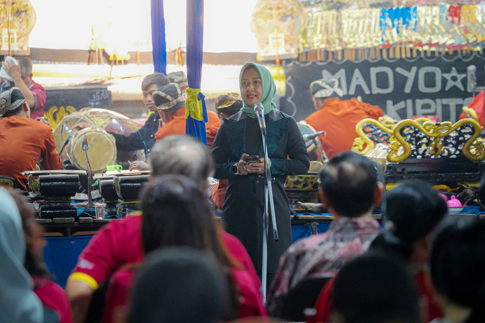 Pagelaran Wayang Kulit di Klenteng Hok Sian Kiong, Wali Kota Mojokerto: Potret Harmoni Budaya yang Membanggakan