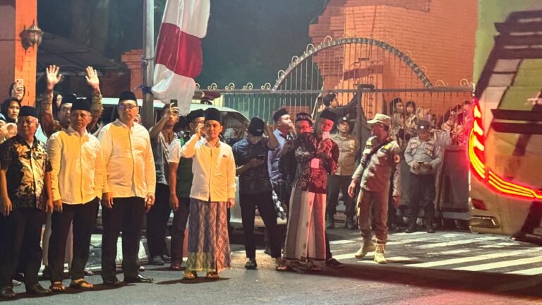 Gus Barra Berangkatkan 752 Jamaah Calon Haji Mojokerto: "Semoga Menjadi Haji Mabrur"