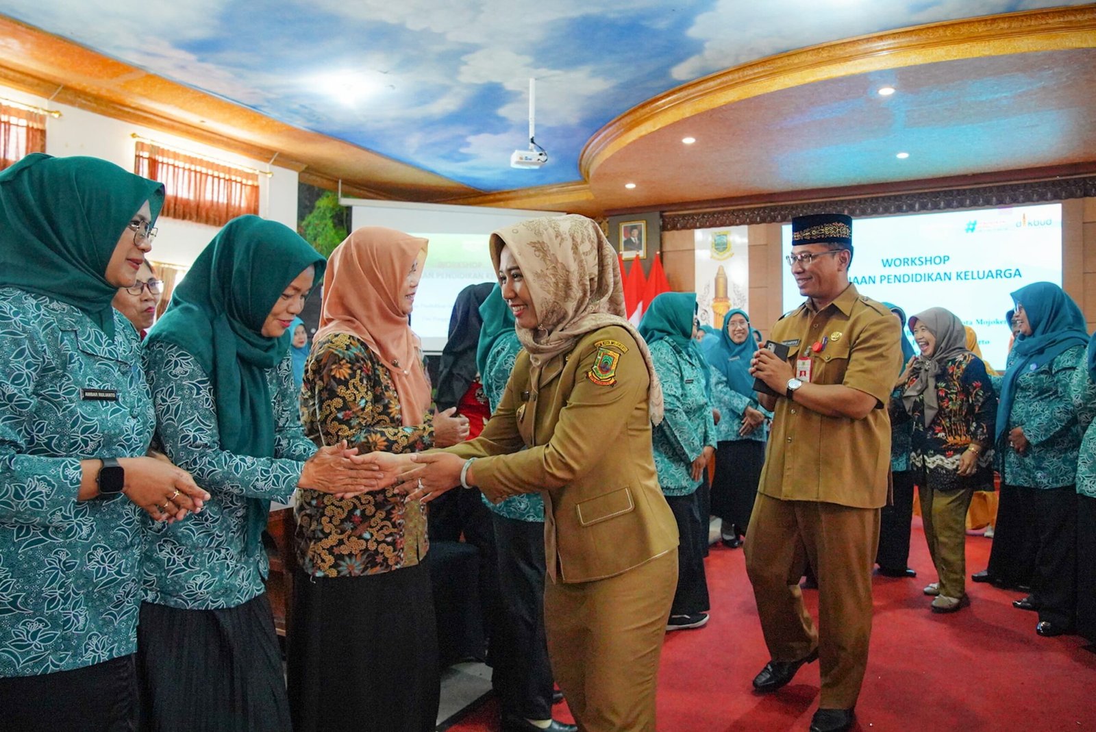Training of Trainer Pendidikan Keluarga, Ning Ita Dorong PKK Jadi Pelopor Parenting di Lingkungan Masyarakat