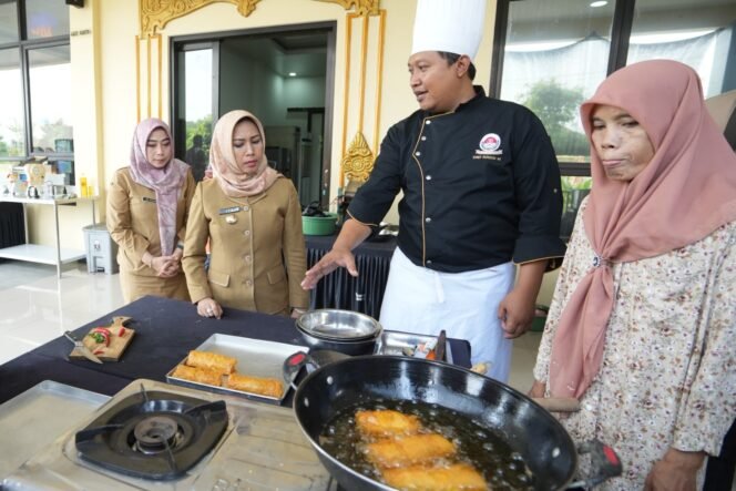 
					100 Hari Kerja Ning Ita: Pemberdayaan UKM Kuliner Jadi Prioritas Pembangunan Ekonomi Mojokerto