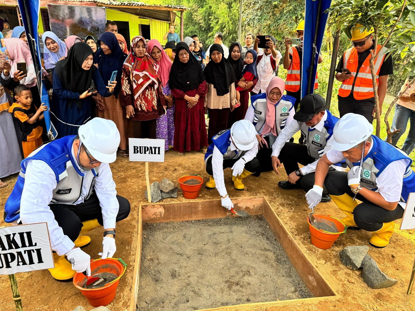 Sambut Hari Jadi ke-732, Bupati Mojokerto Resmikan Lima Proyek Strategis dan Peletakan Batu Pertama Penataan Permukiman Kumuh