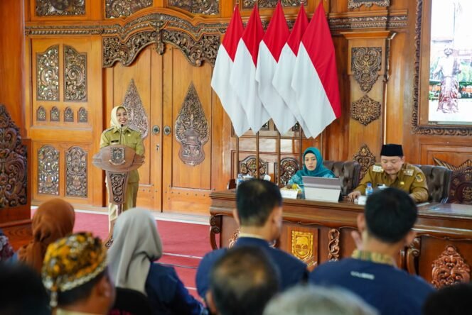 
					Kelurahan Pulorejo Wakili Kota Mojokerto dalam Lomba Gotong Royong Terbaik Jatim 2025, Tim Penilai Puji Kuatnya Nilai Kebersamaan di Tengah Kota