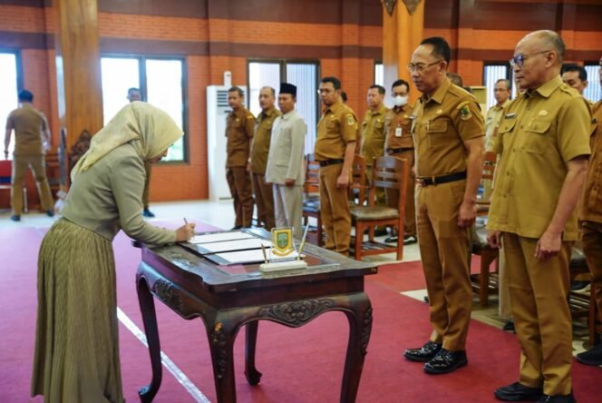 
					Pemkot Mojokerto Teguhkan Komitmen Antikorupsi Lewat Penandatanganan Pakta Integritas IPKD–MCSP