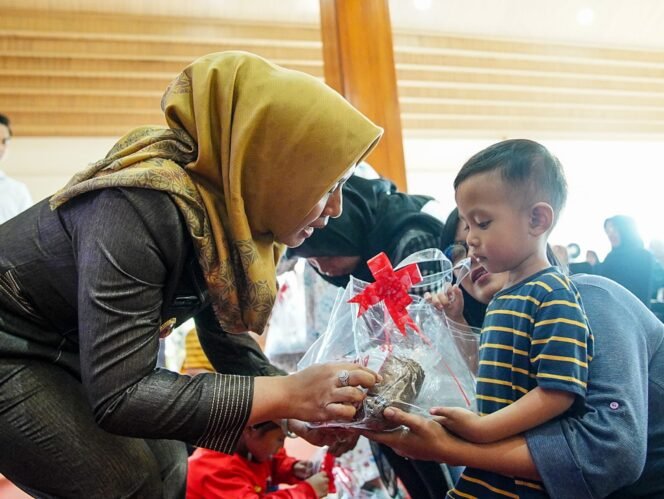 
					Pemkot Mojokerto Bekali Warga Budidaya Lele di Rumah untuk Cegah Stunting, Ning Ita: Jangan Diobok-obok, Tiga Bulan Lagi Panen Sendiri!
