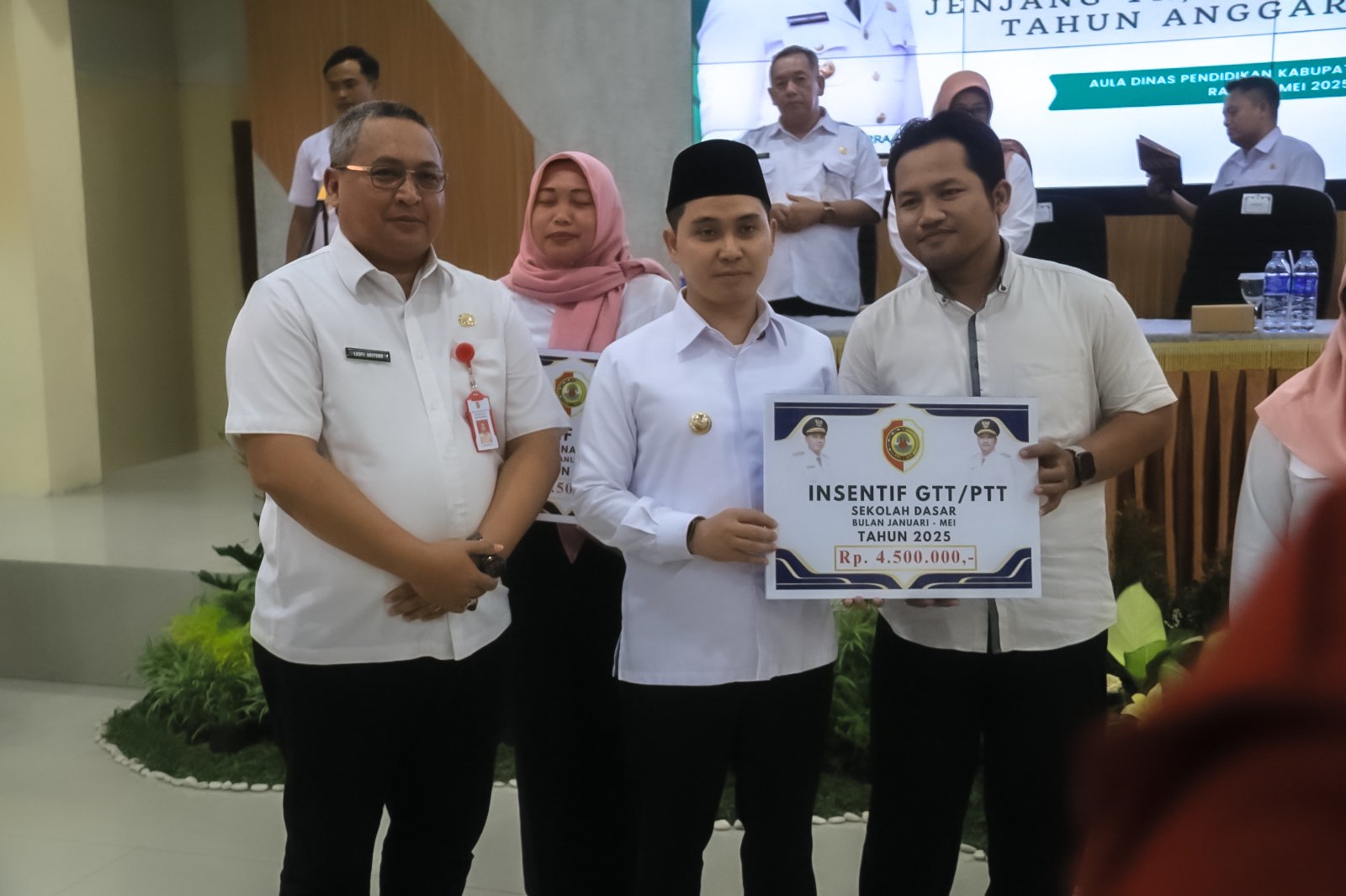 788 GTT dan PTT di Kabupaten Mojokerto Terima Insentif, Bukti Apresiasi atas Dedikasi Mendidik