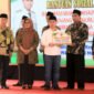 Bantu Mahasiswa Miskin Berprestasi, Gus Bupati Mojokerto Salurkan Beasiswa Rp390 Juta: “Kecerdasan Tak Mengenal Latar Belakang”