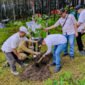 Alas Veenuz Trawas Rayakan Tiga Tahun Eksistensi dengan Menanam 1.000 Pohon, Bupati Albarra: Ini Investasi untuk Masa Depan Bumi