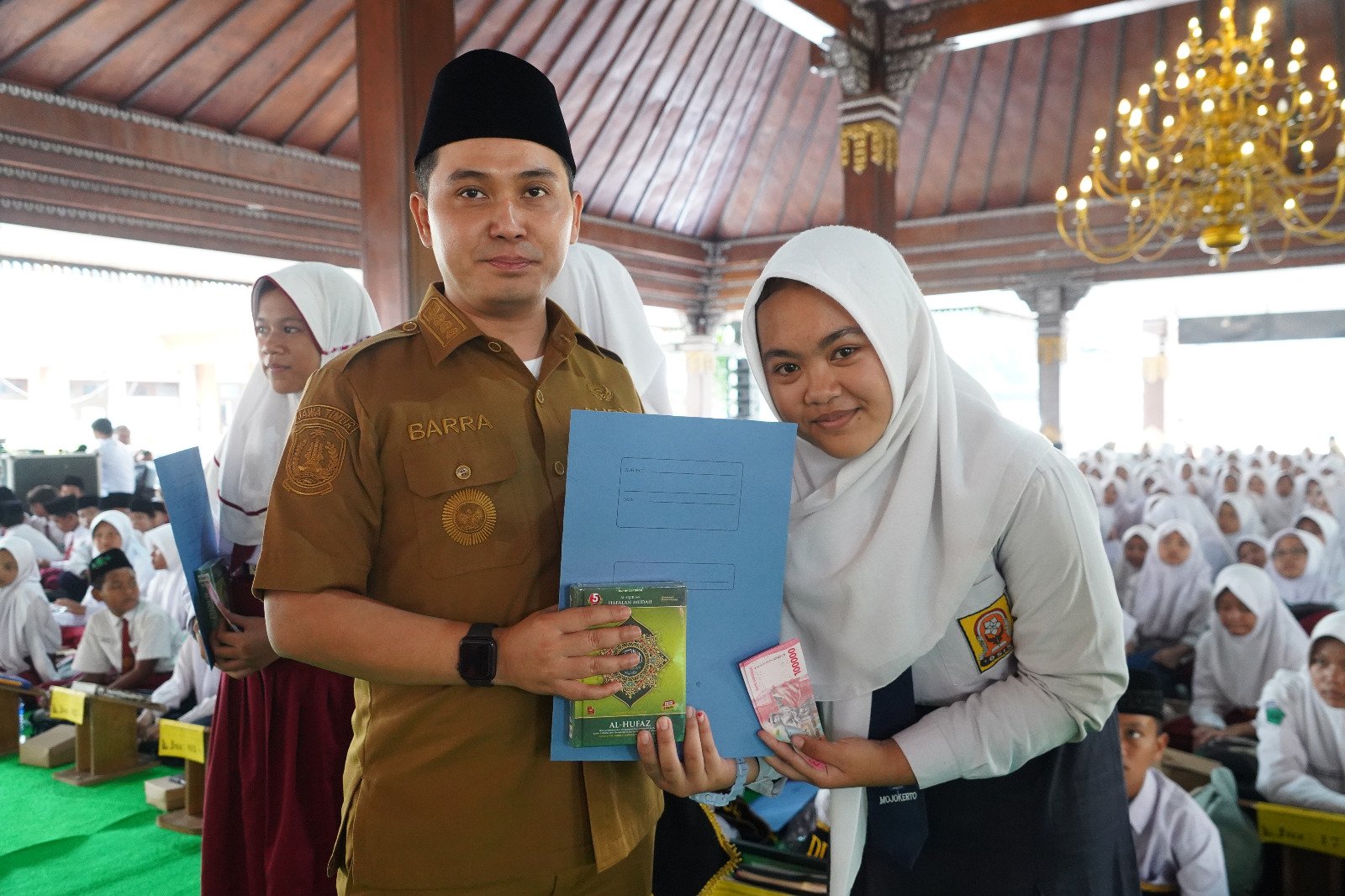 5.035 Santri Diwisuda, Pemkab Mojokerto Luncurkan Program Hafidz dan Sistem PPDB Baru Tahun 2025