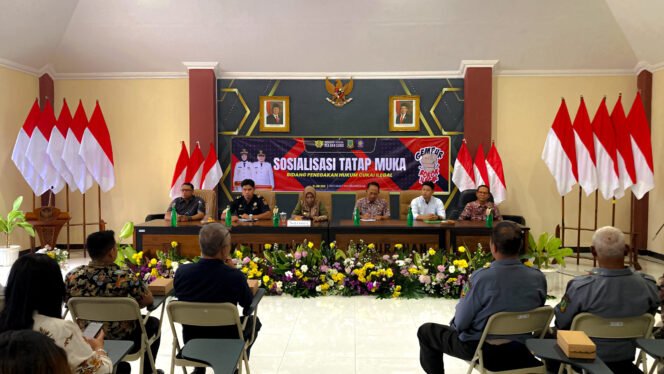 
					Mojokerto Serius Berantas Rokok Ilegal, Ning Ita: Laporkan Jika Temukan Pelanggaran