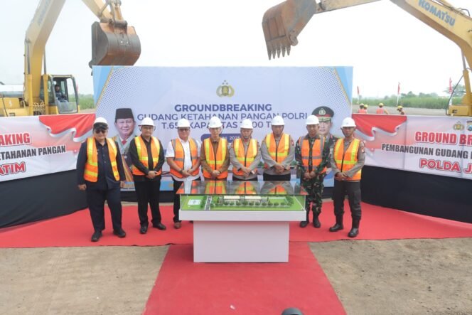 
					Wabup Rizal Hadiri Peletakan Batu Pertama Gudang Ketahanan Pangan Polda Jatim di Mojokerto