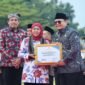 Wali Kota Mojokerto Raih Penghargaan Tokoh Pembina Koperasi dari Gubernur Jawa Timur