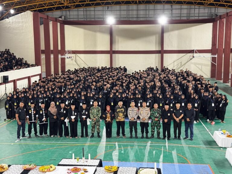 Sambut 1 Suro, Ratusan Warga Baru PSHT Mojokerto Disahkan di GOR Mojopahit, Dihadiri Wali Kota dan Wabup
