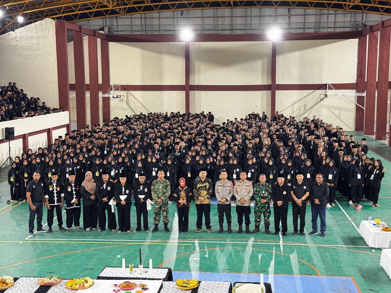 Sambut 1 Suro, Ratusan Warga Baru PSHT Mojokerto Disahkan di GOR Mojopahit, Dihadiri Wali Kota dan Wabup