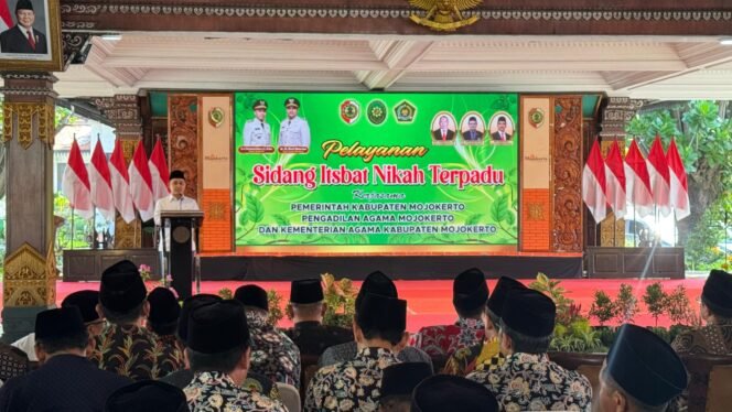 
					Negara Akui Pernikahan 14 Pasangan di Mojokerto Lewat Sidang Itsbat, Langsung Terima Buku Nikah dan KTP Baru