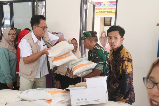 
					Gus Bupati Launching Penyaluran Bantuan Pangan, Mojokerto Terima 1.600 Ton Lebih Beras untuk 83 Ribu Warga