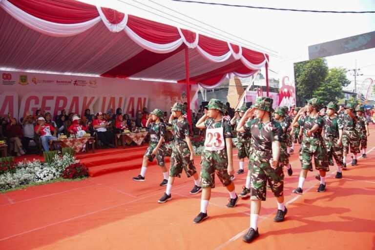Semarak Lomba Gerak Jalan Kota Mojokerto, Wali Kota: Wujud Syukur, Sehat, dan Spirit Majapahit