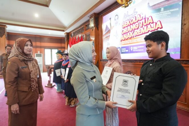 
					Ning Ita Tekankan Peran Keluarga Jadi Tembok Pertama Pendidikan Moral Remaja di Era Digital