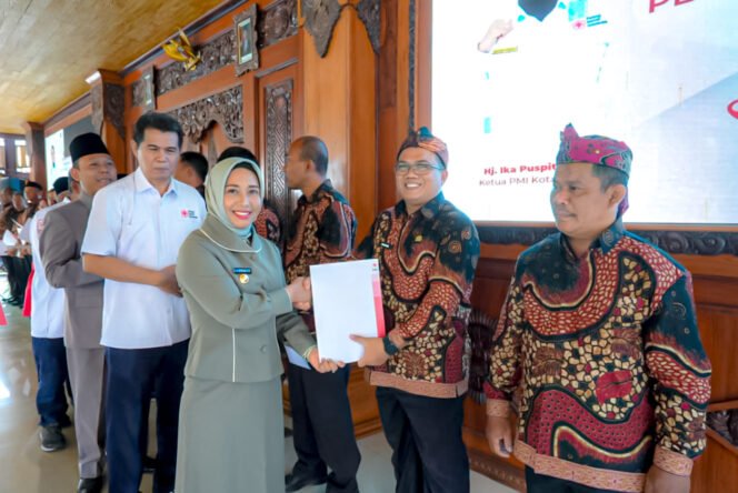 
					Ning Ita Apresiasi 17 Pendonor Sukarela: Ketulusan Mereka Jadi Teladan Kemanusiaan di Kota Mojokerto