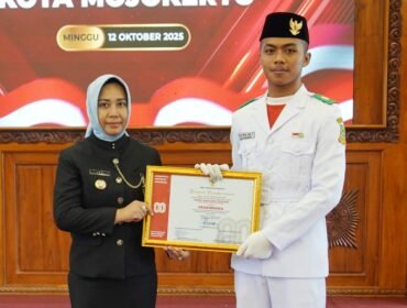 Ning Ita Apresiasi Paskibraka Kota Mojokerto 2025: Teladan Generasi Disiplin dan Berintegritas