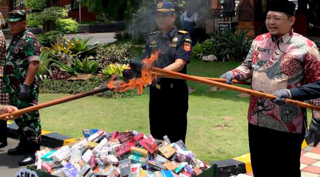 Pemkot Mojokerto dan Bea Cukai Musnahkan 4,9 Juta Batang Rokok Ilegal: “Ini Musuh Bersama Kita Semua”