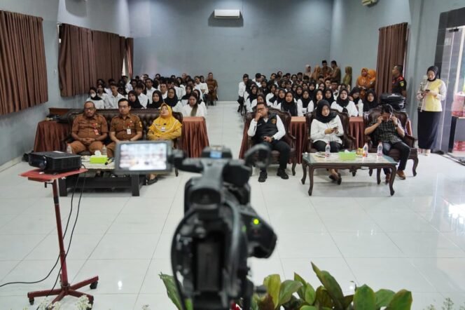 
					Buka Pelatihan Berbasis Kompetensi Tahap IV, Ning Ita Tegaskan Komitmen Tingkatkan Daya Saing Tenaga Kerja Lokal