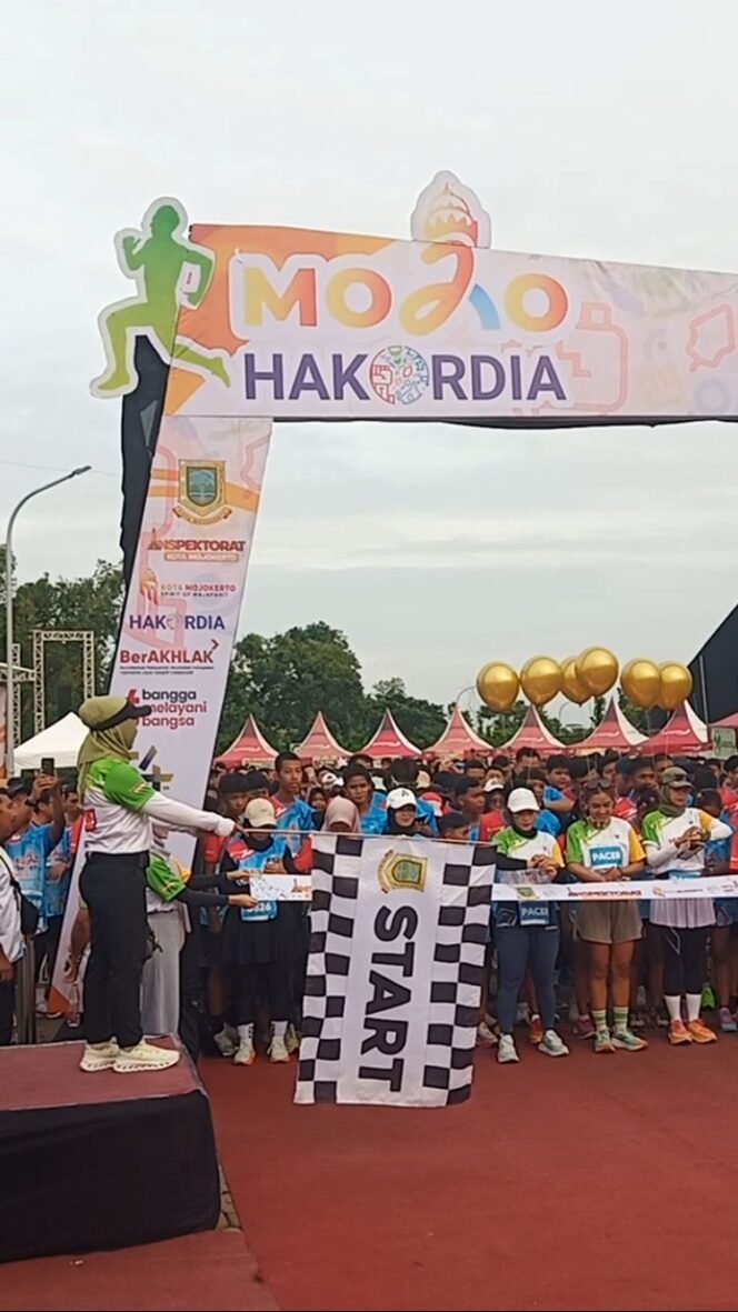 
					Mojo Hakordia Run 5K Warnai Kota Mojokerto, Ribuan Peserta Meriahkan Peringatan HAKORDIA dan HUT ke-54 Korpri