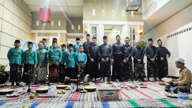 
					Selawatan ke-17 di LBH Djawa Dwipa: Doa Bersama untuk Orang Tua dan Penguatan Syiar Keagamaan di Kedunglengkong