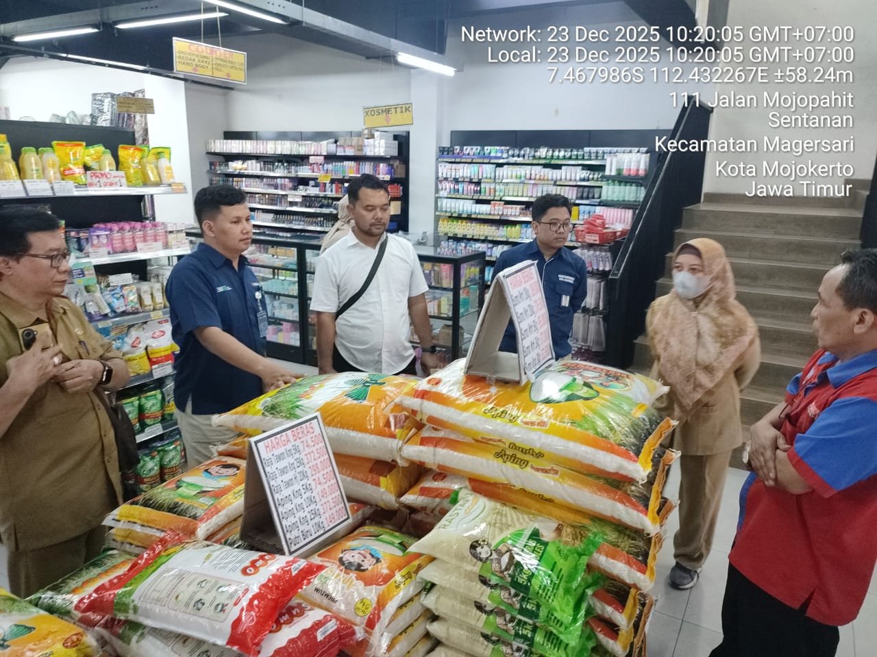 Jelang Nataru, Bulog Mojokerto Sidak ke Pasar Modern Bersama Polres Mojokerto Kota dan TPID Kota Mojokerto